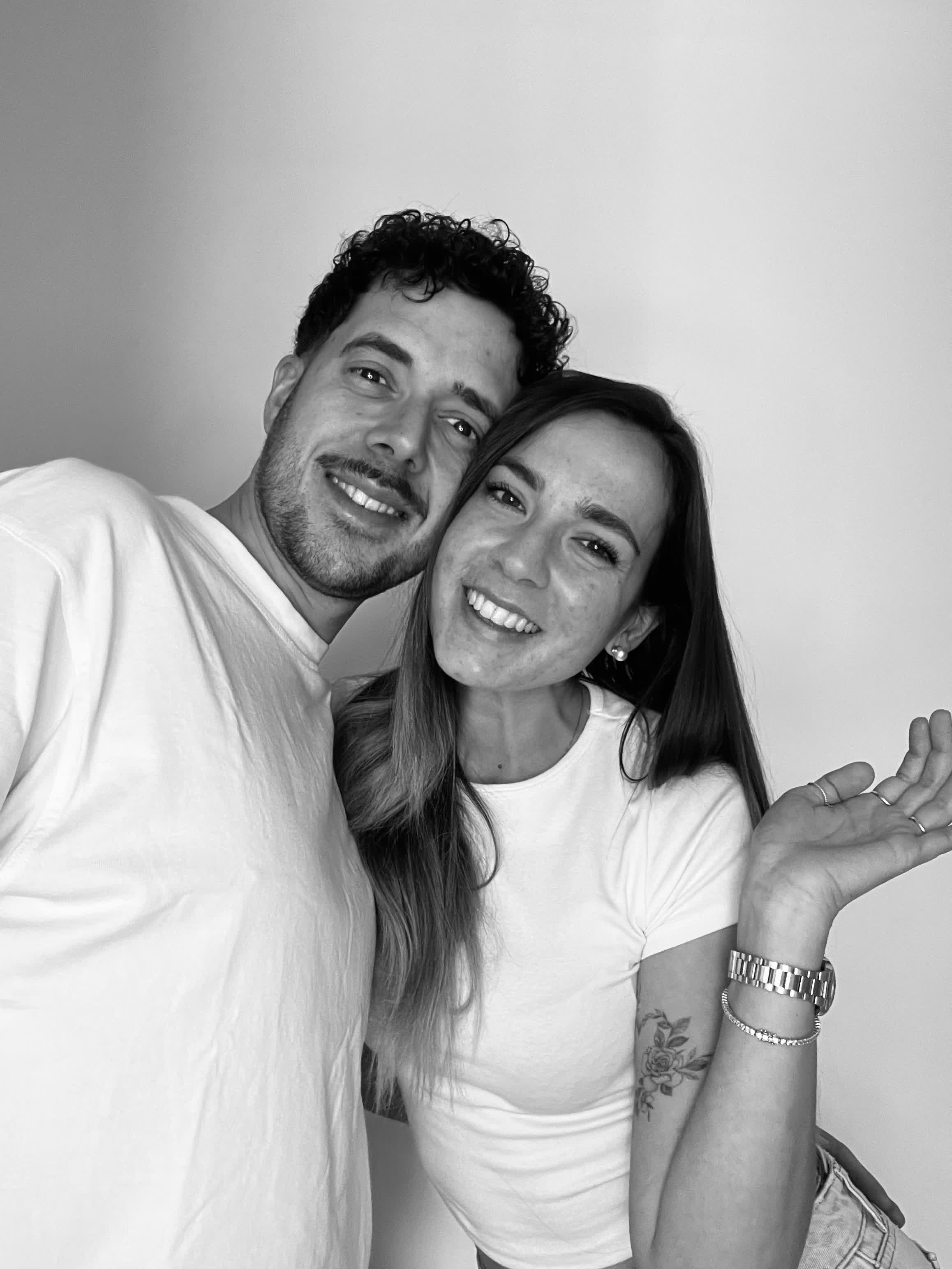 Arianna e Michele in un ritratto all'aperto